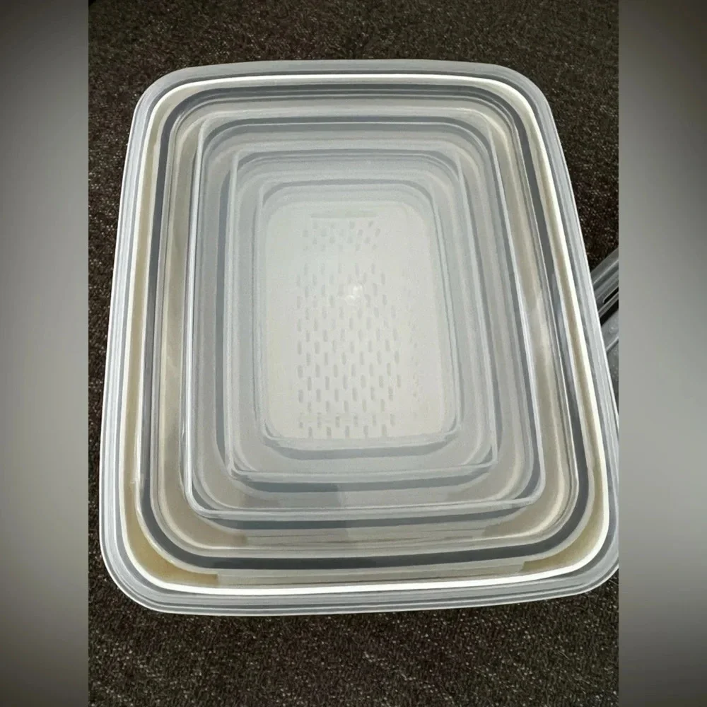 NIB 5 pack Airtight Containers with Strainers